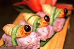 Ẩm thực - Trắc nghiệm: Top đặc sản nổi tiếng Malaysia: Món vạn người khen, món chỉ nhìn thấy đã thấy "rùng mình"