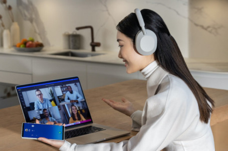 Ra mắt tai nghe không dây Sony WH-1000XM5 khử tiếng ồn, pin 30 giờ