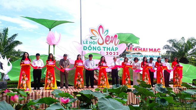 The excitement of the first morning of the 1st Dong Thap Lotus Festival in 2022 - 1