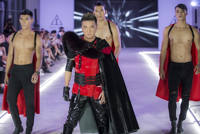 Mr. Đàm catwalk gây tranh cãi, nhìn sang Thủy Tiên còn bất ngờ hơn - 3