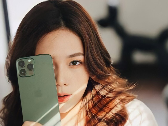 Thời trang Hi-tech - Quảng cáo mới của Apple “cà khịa” Facebook cực khéo