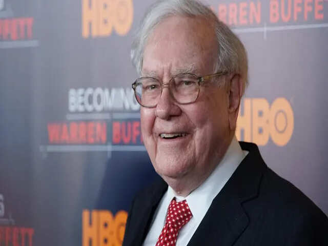 Kinh doanh - Bài học “chơi” chứng khoán của Warren Buffett khi thị trường đỏ lửa