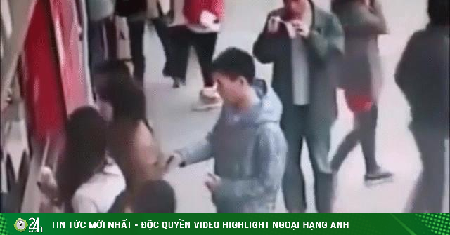 Video: Thanh niên trộm điện thoại nhanh như cắt chỉ với một đôi đũa