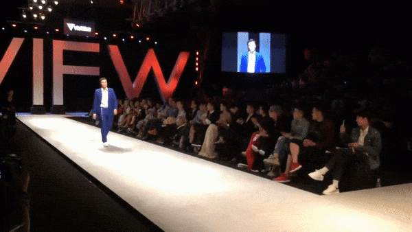 Mr. Đàm catwalk gây tranh cãi, nhìn sang Thủy Tiên còn bất ngờ hơn - 5