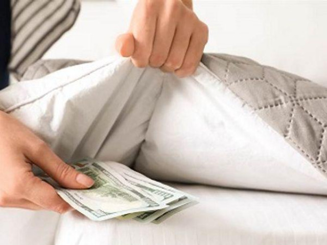 Phi thường - kỳ quặc - Đem chăn đi giặt, vợ bất ngờ phát hiện "bí mật động trời" của chồng