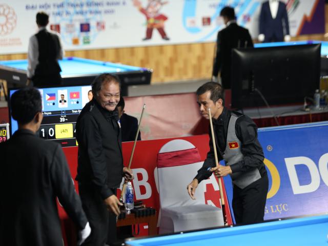 Thể thao - Quyết Chiến cúi đầu bắt tay "Phù thủy bi-a" Reyes, "rừng fan" săn huyền thoại