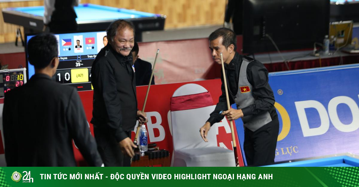 Quyet Chien bows his head to shake hands with “Billiard Wizard” Reyes, legendary hunting “fan forest”