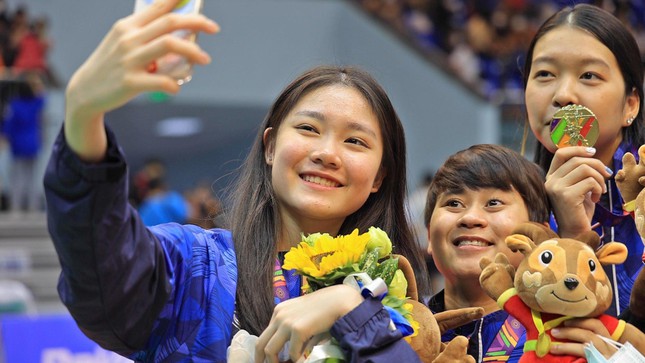 The lovely and clear beauty of "badminton angel"  15-year-old attracts attention at SEA Games 31 - 3