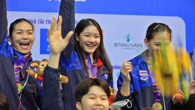 The lovely and clear beauty of "badminton angel"  15-year-old attracts attention at SEA Games 31 - 4