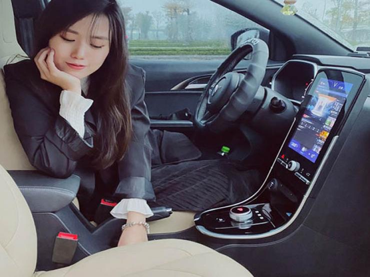 Tư vấn - Xế hộp chạy điện tân tiến "đối đầu" SUV ăn khách bậc nhất phân khúc 700 triệu đồng