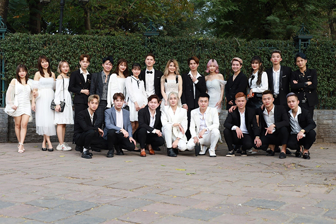 Triệu Anh cùng đội ngũ của mình