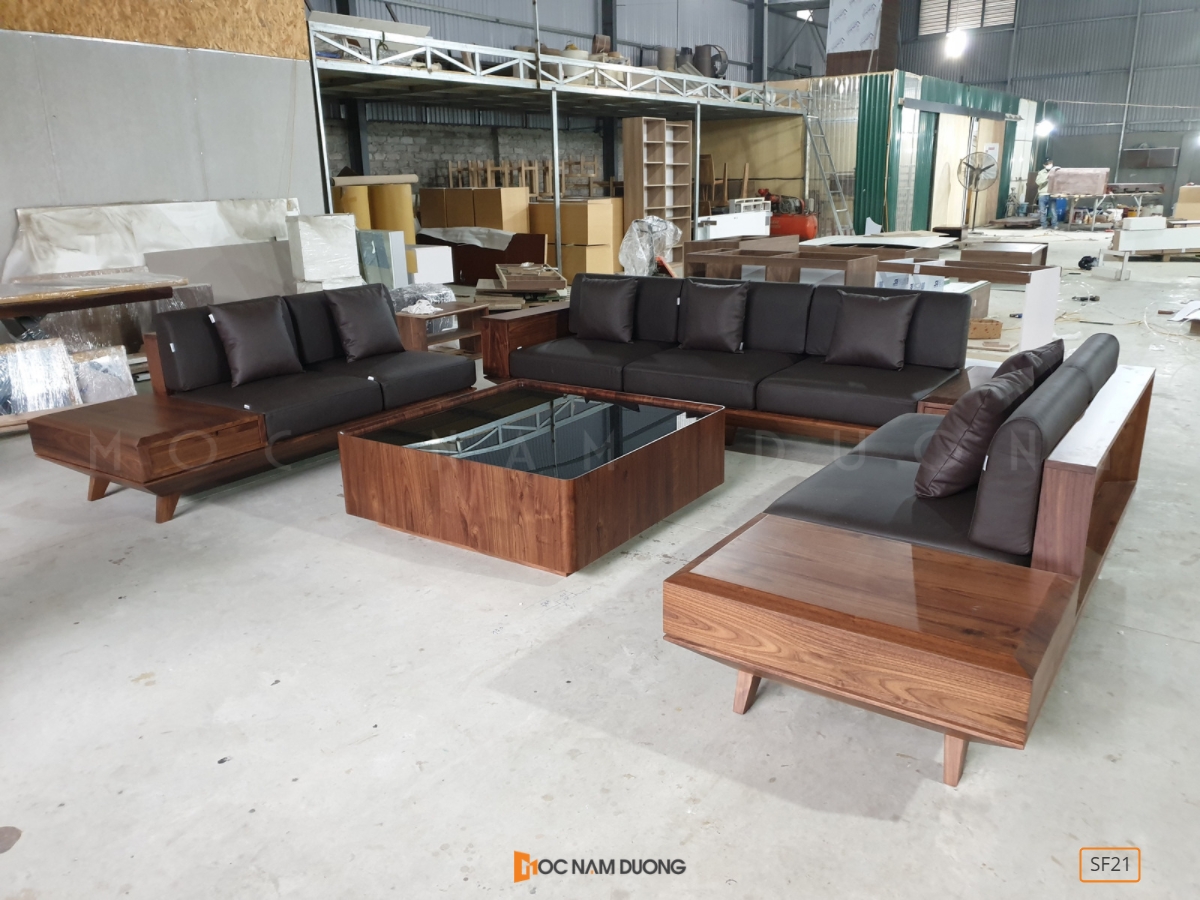 Xưởng sản xuất gỗ óc chó có quy mô 2500m2, trực tiếp sản xuất