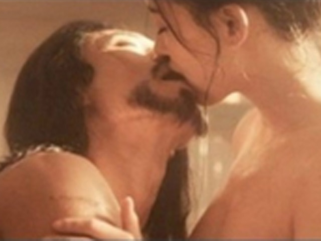 Phim - Mỹ nhân sexy gây sốc với chiếc váy hư hỏng "lột xác" ngỡ ngàng