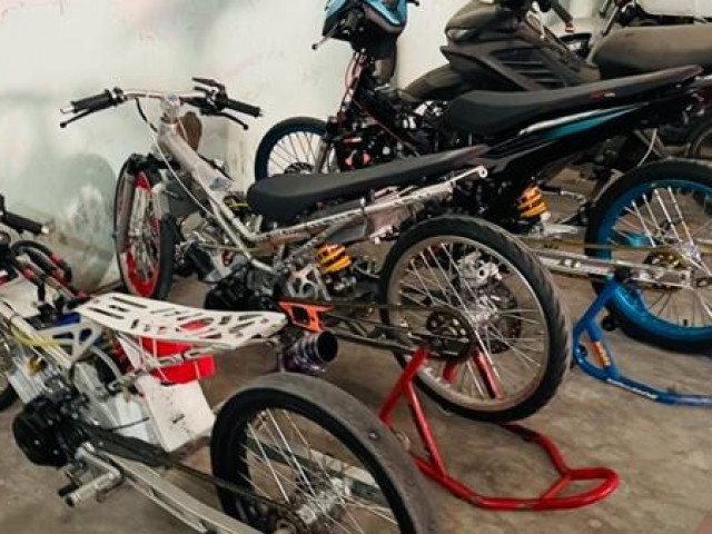 Pháp luật - Phát hiện hàng loạt xe máy độ chế với hình thù… quái dị