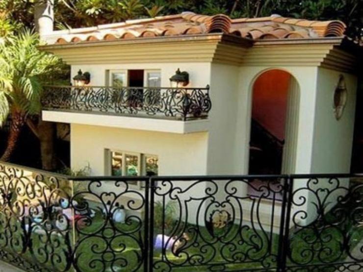 Kinh doanh - 4 biệt thự tuyệt đẹp chỉ dành cho... chó, giá đủ mua vài căn chung cư