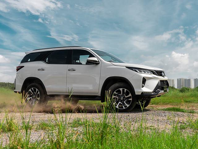 Giá xe Toyota Fortuner lăn bánh tháng 5/2022, giảm 50% phí trước bạ