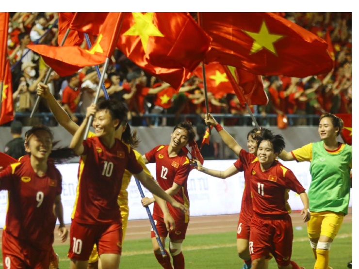 Bóng đá - Tin mới nhất từ "chảo lửa" Cẩm Phả: Ngây ngất bàn thắng vàng chung kết Việt Nam - Thái Lan