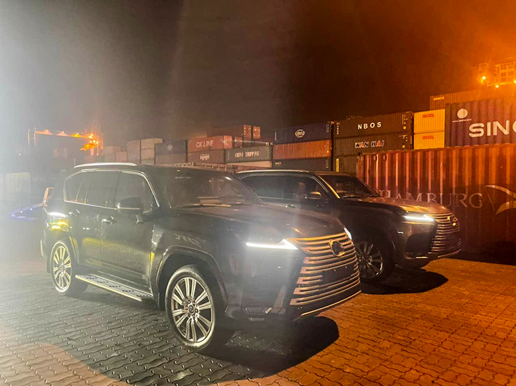 Bộ đôi Lexus LX600 Ultra Luxury đầu tiên cập cảng Việt Nam, giá bán hơn 13 tỷ đồng - 3