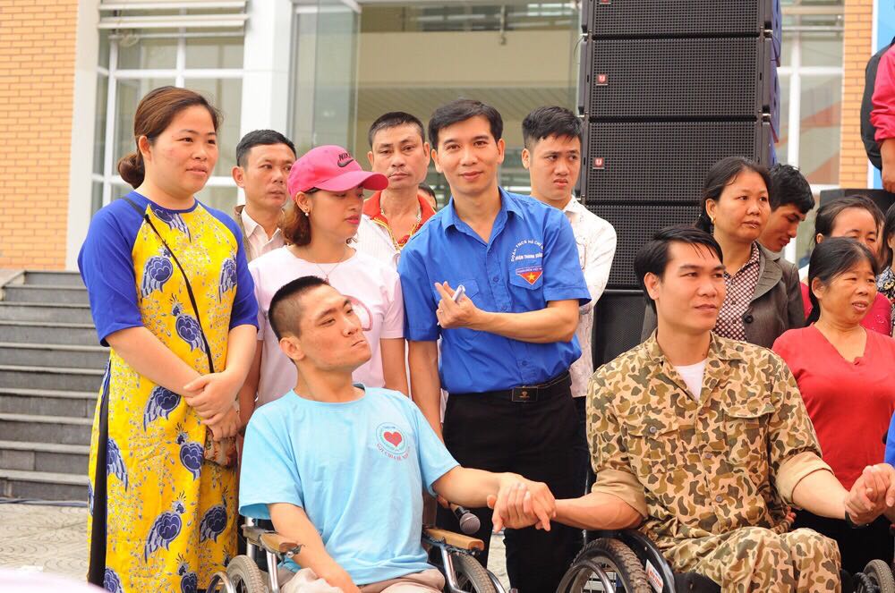 Anh Khánh&nbsp;hoạt động năng nổ trong công tác của người khuyết tật. Ảnh NVCC