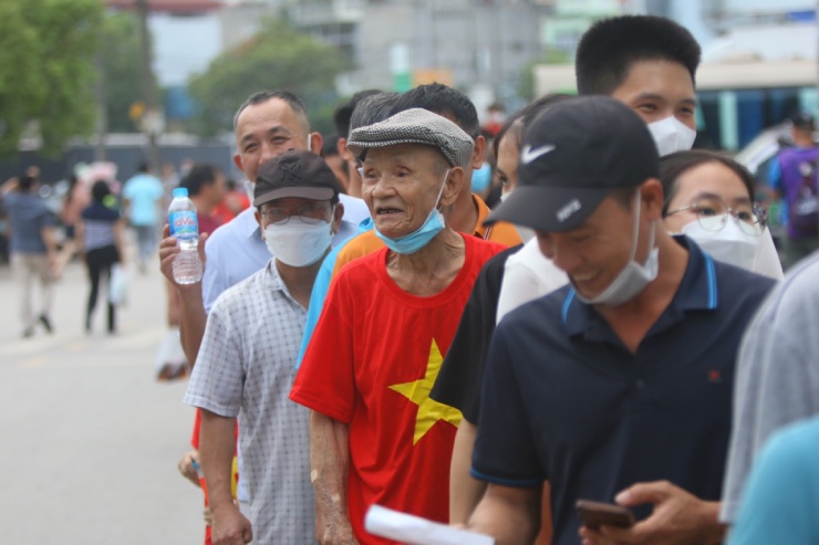 Một fan lớn tuổi