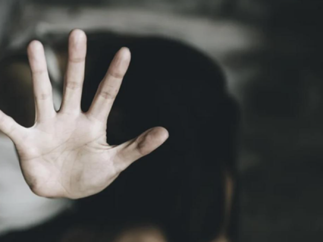 Giáo dục - du học - Teen nên làm thế nào để bảo vệ bản thân trước những vụ xâm hại tình dục học đường?