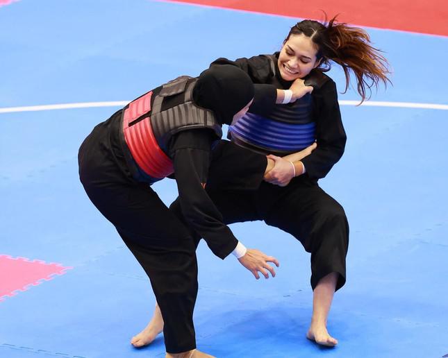 Nhan sắc ấn tượng của nữ vận động viên pencak silat người Singapore - 2