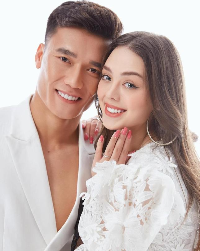 Thủ môn Bùi Tiến Dũng bí mật cưới bạn gái mẫu Tây - 8