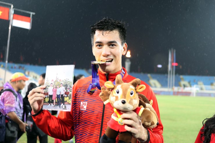 Tiền đạo thuộc biên
chế Bình Dương là tác giả pha lập công giúp U23 Việt Nam đánh bại
U23 Malaysia ở bán kết