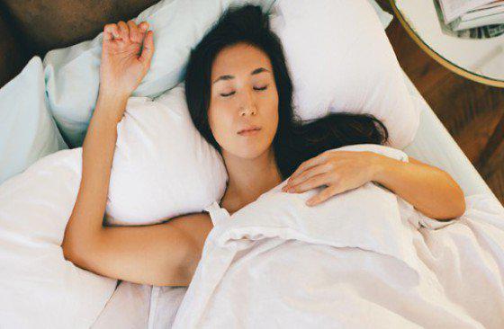 Tiểu Kỳ không ngờ thói quen ngáy ngủ cũng có thể ảnh hưởng đến sự phát triển của thai nhi. (Ảnh minh họa)