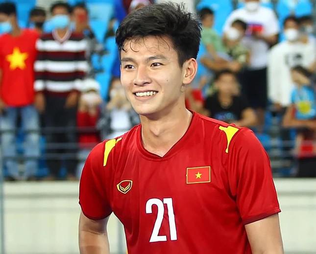 Bốn chàng sinh viên trong đội tuyển bóng đá nam vừa giành HCV SEA Games 31 là ai? - 4