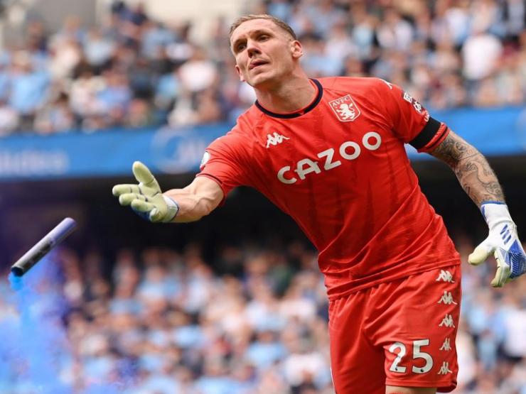 Man City vô địch Ngoại hạng Anh, fan vào sân đánh hội đồng đối thủ