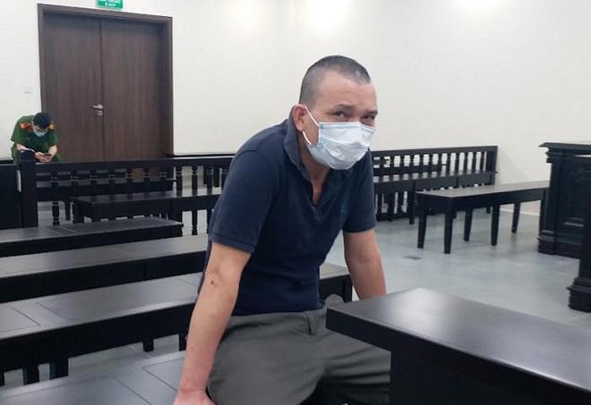 Wanted for murder in Thanh Hoa, escaped to Hanoi, stabbed a taxi driver with a knife - 1