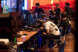 Công nghệ thông tin - Chuyện chưa kể về những người "sau cánh gà" của eSport tại SEA Games 31