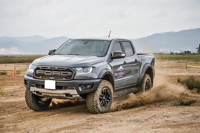 Giá xe Ford Ranger Raptor niêm yết và lăn bánh tháng 5/2022 - 3