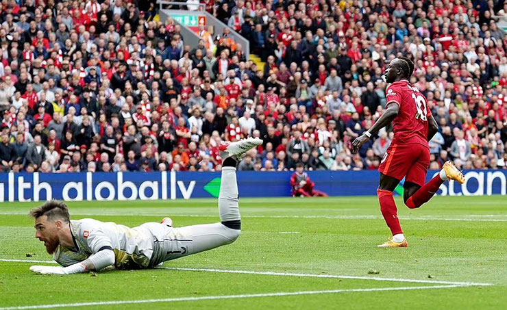 Nhưng đến phút 24 Sadio Mane đã gỡ
hòa và đưa Liverpool trở lại cuộc đua