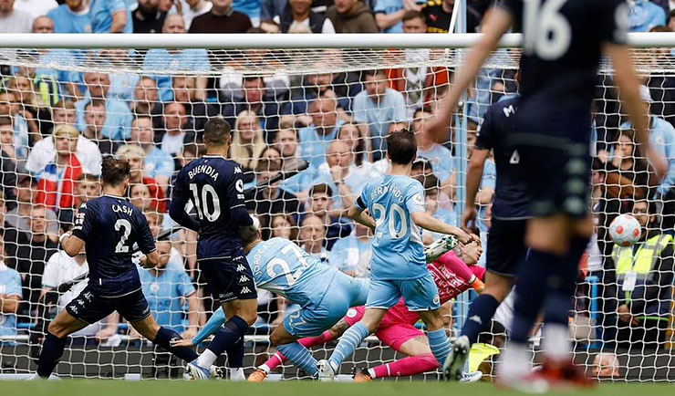 Liverpool càng thêm vững tin khi
Aston Villa mở tỷ số phút 37 nhờ cú đánh đầu của Matty Cash