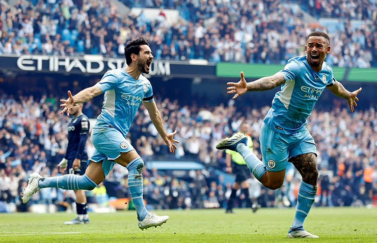 3 bàn trong 5 phút, một màn ngược
dòng không thể tin nổi từ phía Man City