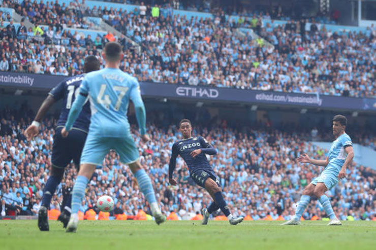 2 phút sau Rodri sút xa gỡ hòa
2-2