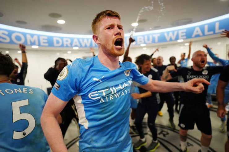De Bruyne đăng quang chỉ 1 ngày sau
khi nhận giải Cầu thủ hay nhất của Premier League