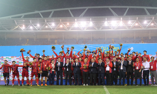 Looking back at the historical moments of the day U23 Vietnam beat Thailand U23, won the gold medal at SEA Games 31 - 15