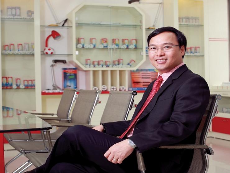 Vướng lùm xùm xả thải trộm ra môi trường, tài sản đại gia Hồ Quỳnh Hưng giảm mạnh