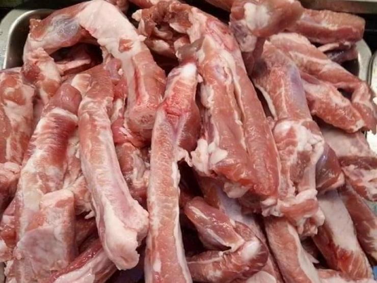Thị trường - Tiêu dùng - Sườn que siêu rẻ, giá 35.000 đồng/kg tràn ngập chợ mạng