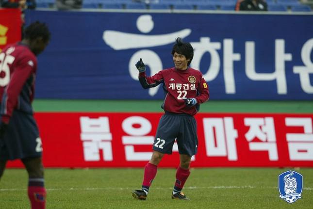 Gong Oh-kyun thời trẻ, khi còn khoác áo Daejeon. (Ảnh: Namu)
