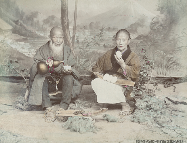 Các bức ảnh được lấy từ một cuốn album do Thư viện Công cộng New York lưu giữ với nhiều bức hình về cuộc sống cũng như phong cảnh tự nhiên của Nhật Bản.
