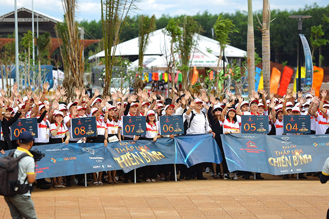 Hơn 500 chuyên viên kinh doanh Diamond City tại lễ ra quân ngày 04/04/2022