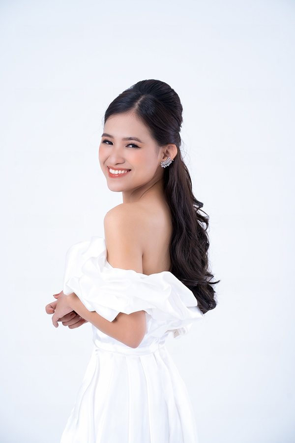 Niềm vui của cô là được đồng hành với khách hàng trên con đường chăm sóc sức khoẻ mỗi ngày