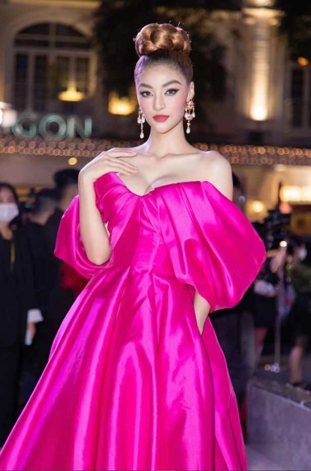 Á hậu Kiều Loan ngày càng thể hiện phong cách quyến rũ.