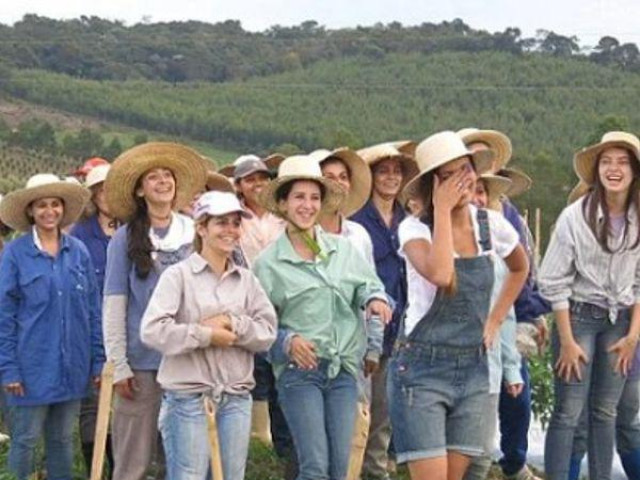 Thế giới - Có gì đặc biệt ở ngôi làng được ví như “Tây Lương Nữ Quốc” đời thực?