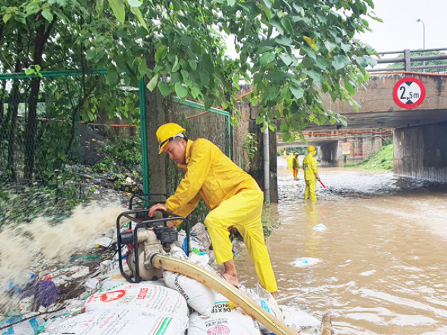 Lý giải nguyên nhân ngập úng kéo dài tại Đại lộ Thăng Long