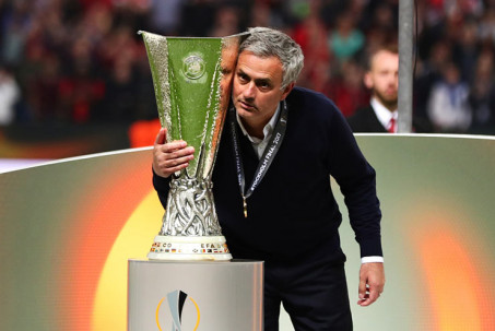 Chung kết Europa Conference League: Mourinho sắp đoạt trọn bộ danh hiệu châu Âu